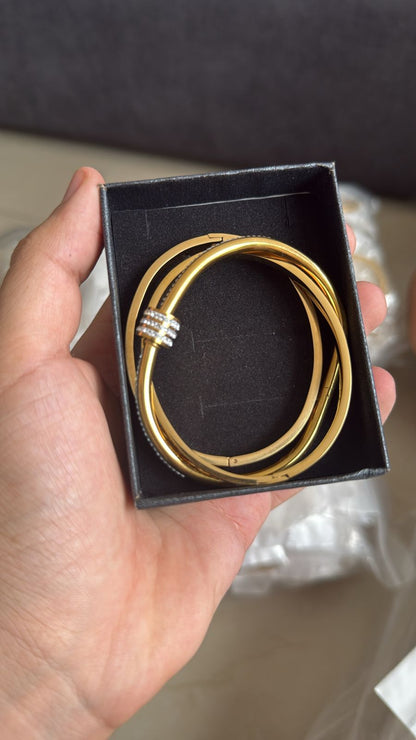 Set de Brazaletes Aurelia™ – Elegancia Dorada ✨