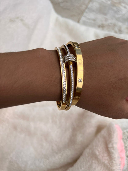 Set de Brazaletes Aurelia™ – Elegancia Dorada ✨